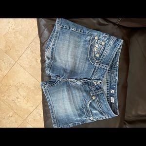 Miss me shorts size 29. Worn only a few times, smoke free home